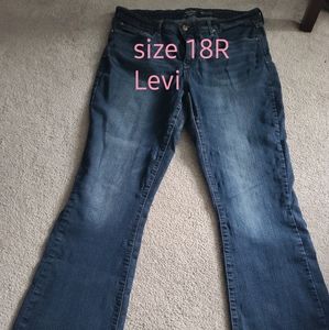 Levi size 18